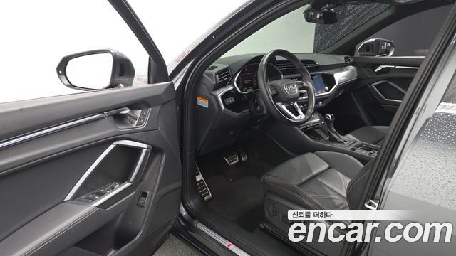 Audi Q3 2023 — photo 13