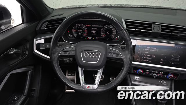 Audi Q3 2023 — photo 20