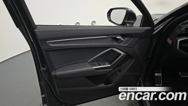 Audi Q3 2023 — photo 14