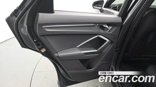 Audi Q3 2023 — photo 15