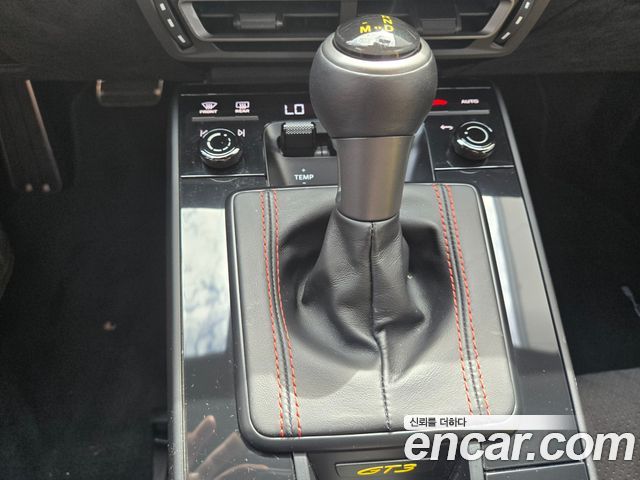 Porsche 911 2022 — photo 9