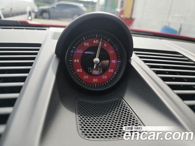 Porsche 911 2022 — photo 13