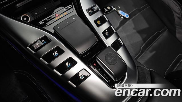 Mercedes-Benz AMG GT 2021 — photo 9