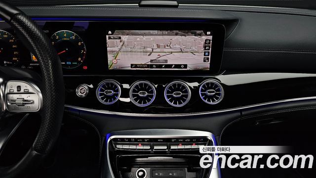 Mercedes-Benz AMG GT 2021 — photo 14