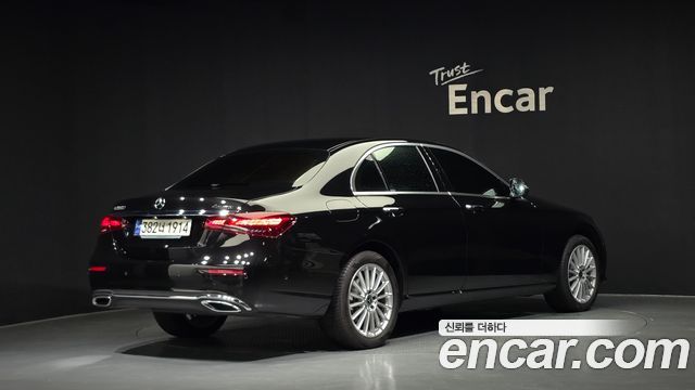 Mercedes-Benz E-Class 2023 — photo 2
