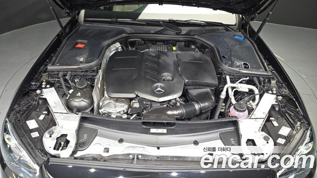 Mercedes-Benz E-Class 2023 — photo 6