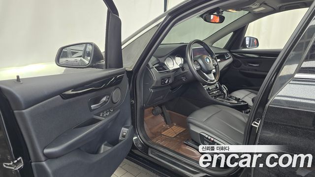BMW 2-Series 2021 — photo 10