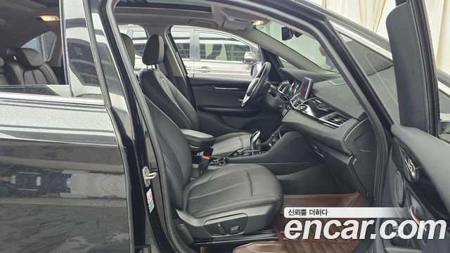 BMW 2-Series 2021 — photo 11