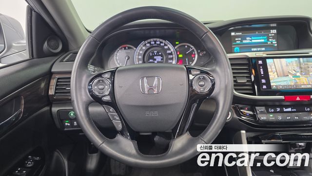 Honda Accord 2016 — photo 13