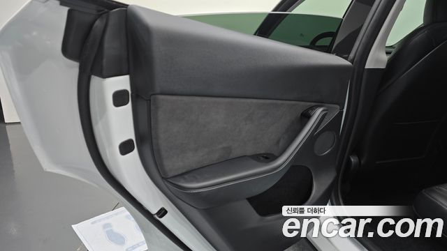 Tesla Model Y 2023 — photo 15