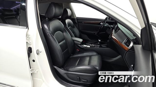 Kia K7 2016 — photo 11