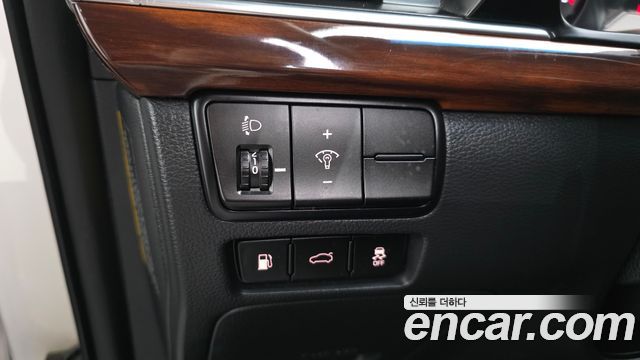 Kia K7 2016 — photo 16