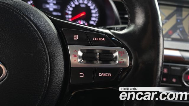 Kia K7 2016 — photo 17