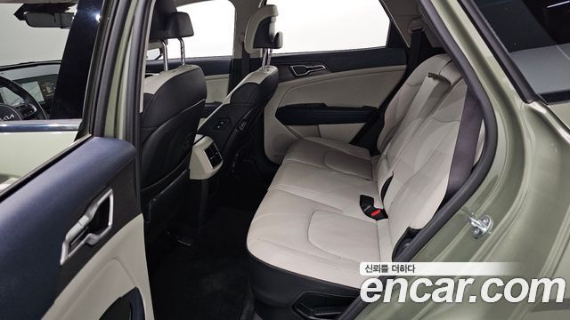 Kia Sportage 2023 — photo 11