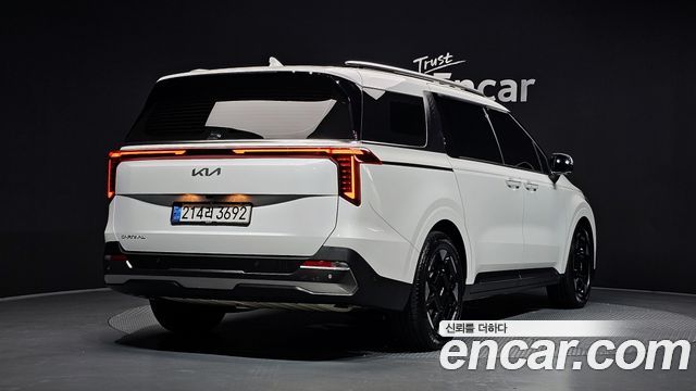 Kia Canival 2025 — photo 2