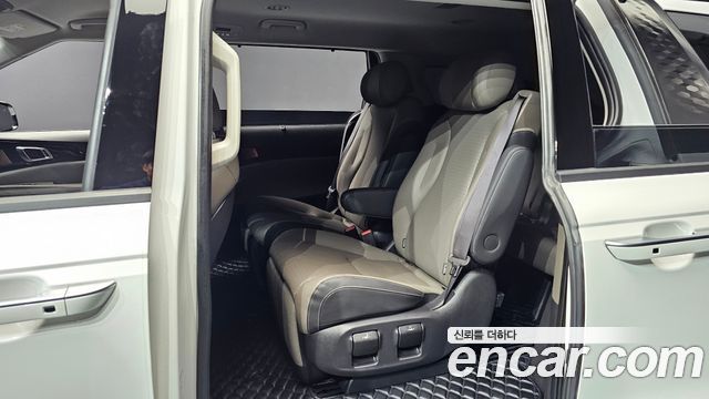 Kia Canival 2025 — photo 18