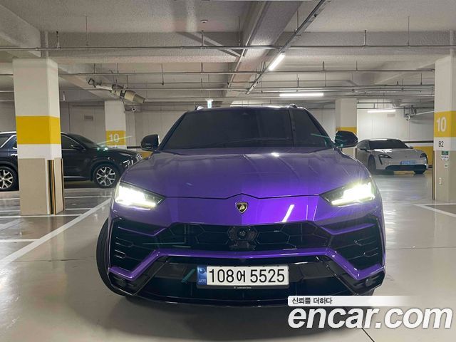 Lamborghini Urus 2022 — photo 2