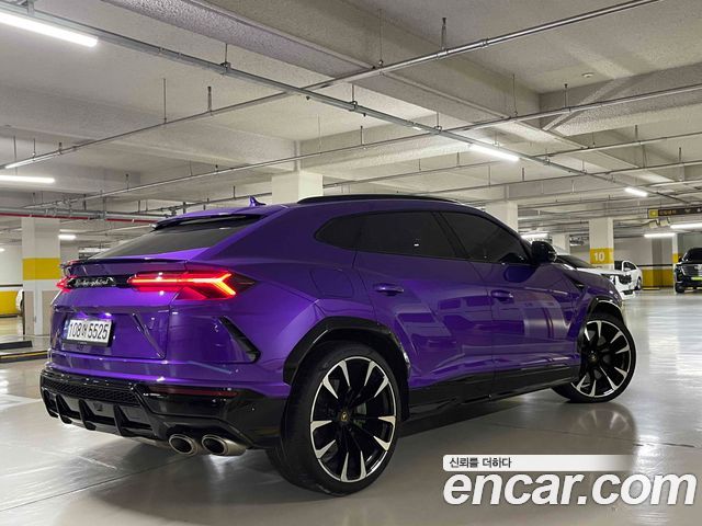 Lamborghini Urus 2022 — photo 4