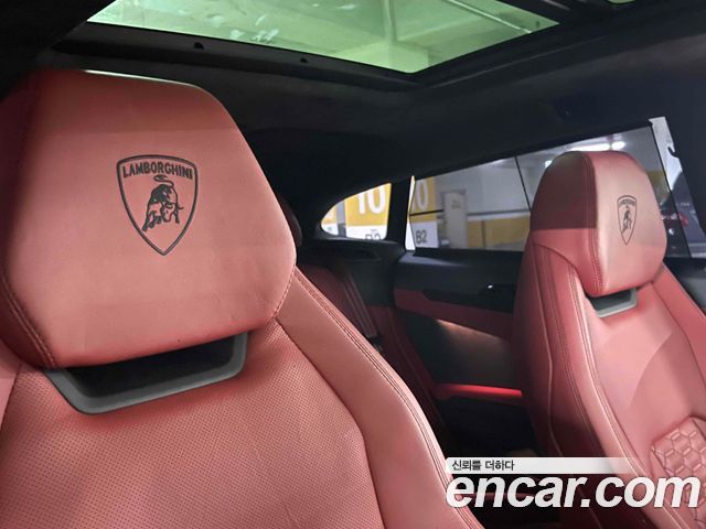 Lamborghini Urus 2022 — photo 16