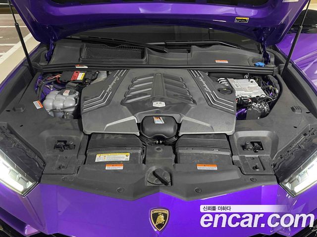 Lamborghini Urus 2022 — photo 17