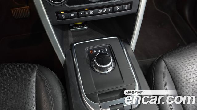 Land Rover Discovery Sport 2019 — photo 12