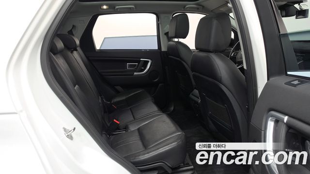 Land Rover Discovery Sport 2019 — photo 17