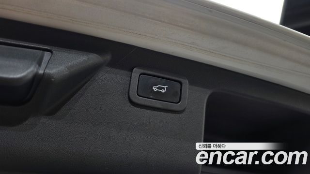 Land Rover Discovery Sport 2019 — photo 24