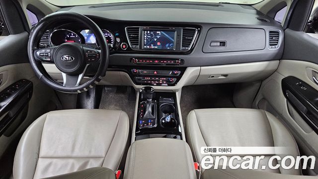 Kia Canival 2016 — photo 10