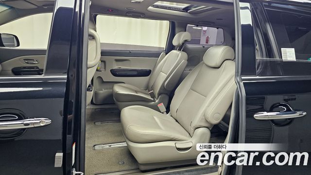 Kia Canival 2016 — photo 17