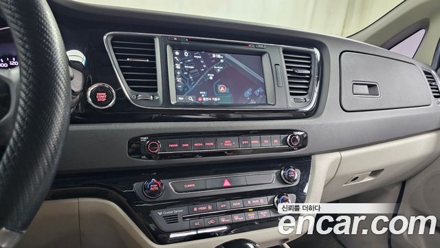 Kia Canival 2016 — photo 18