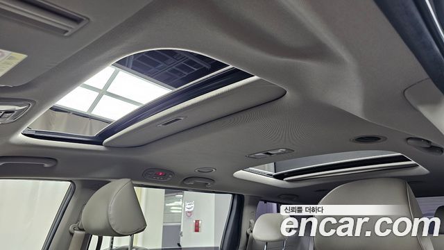 Kia Canival 2016 — photo 21