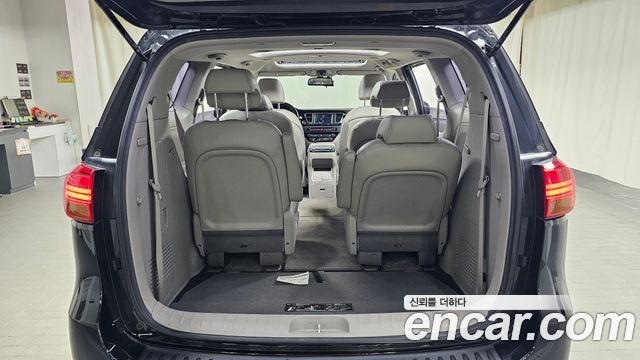 Kia Canival 2016 — photo 22