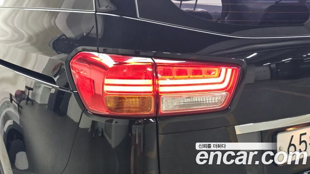 Kia Canival 2016 — photo 9
