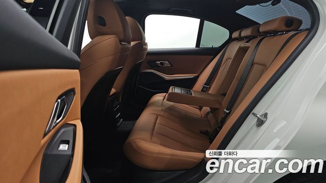 BMW 3-Series 2025 — photo 12