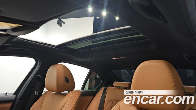 BMW 3-Series 2025 — photo 17