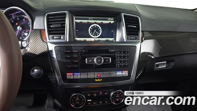 Mercedes-Benz GL-Class 2014 — photo 12