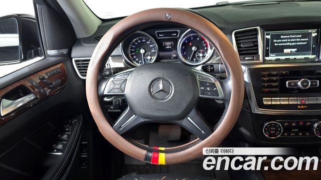 Mercedes-Benz GL-Class 2014 — photo 13
