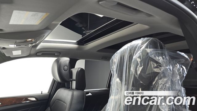 Mercedes-Benz GL-Class 2014 — photo 17