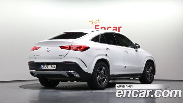 Mercedes-Benz GLE-Class 2022 — photo 2