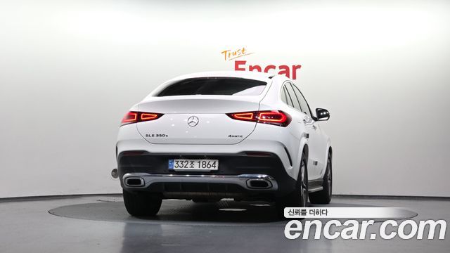 Mercedes-Benz GLE-Class 2022 — photo 4