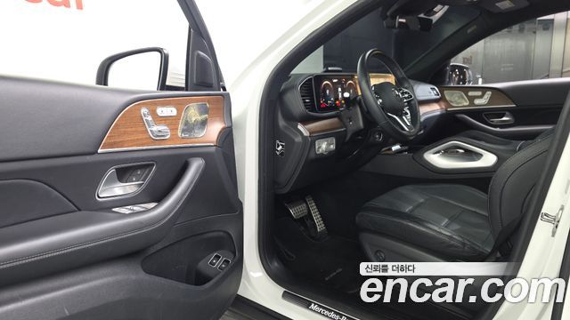 Mercedes-Benz GLE-Class 2022 — photo 13