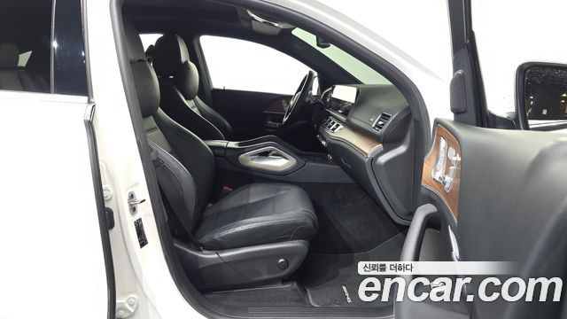 Mercedes-Benz GLE-Class 2022 — photo 17