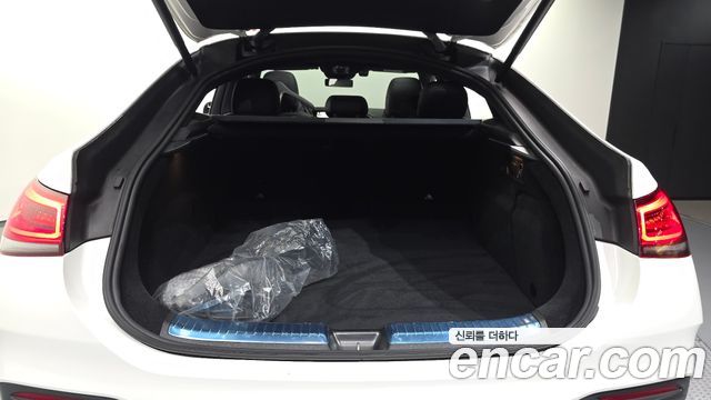 Mercedes-Benz GLE-Class 2022 — photo 26