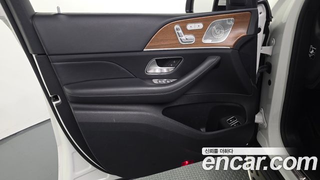 Mercedes-Benz GLE-Class 2022 — photo 14