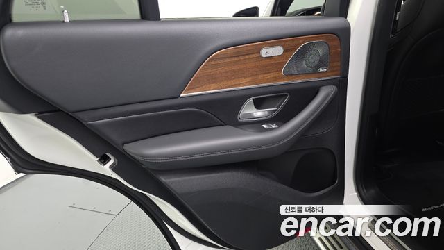 Mercedes-Benz GLE-Class 2022 — photo 15