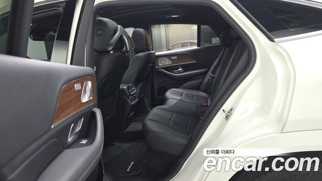 Mercedes-Benz GLE-Class 2022 — photo 16