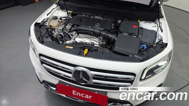 Mercedes-Benz GLB-Class 2021 — photo 6