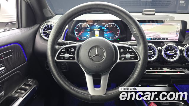 Mercedes-Benz GLB-Class 2021 — photo 14