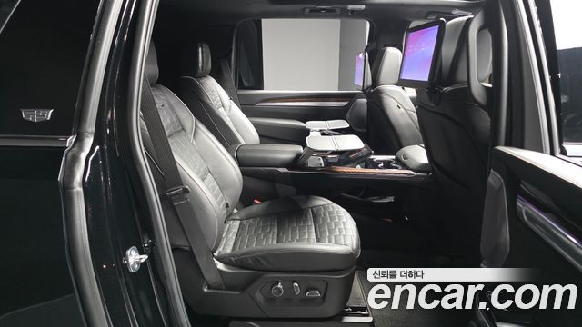 Cadillac Escalade 2025 — photo 12