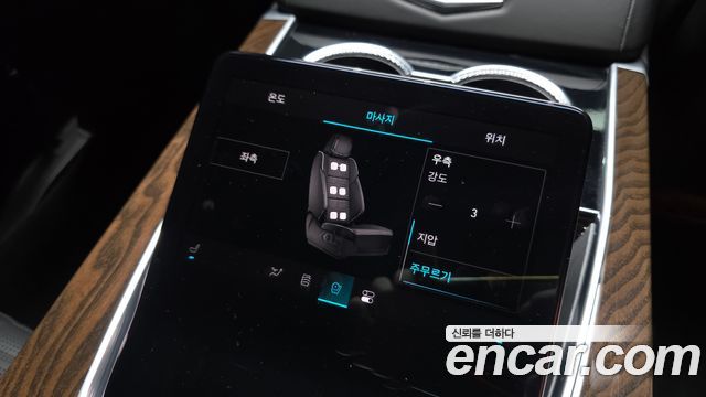 Cadillac Escalade 2025 — photo 18
